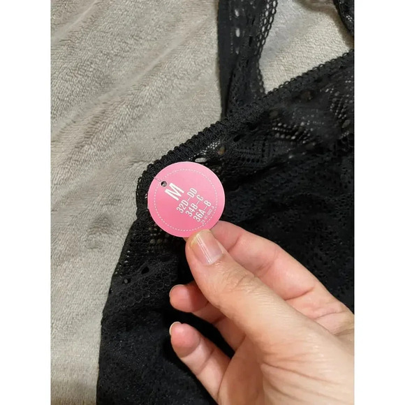 NWT‎ Flirtitude SZ Medium Black Lace Bralette - Picture 3 of 4